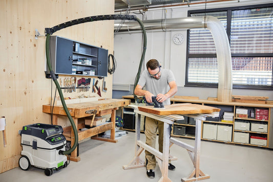Festool Saugschlauch mit Absaugmobil CT in Werkstatt, Handschleifen mit Staubabsaugung