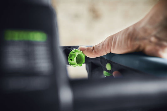 Festool Rührwerk MX 1200 RE EF HS3R Gasgebe-Schalter mit Drehzahlregelung in der Hand