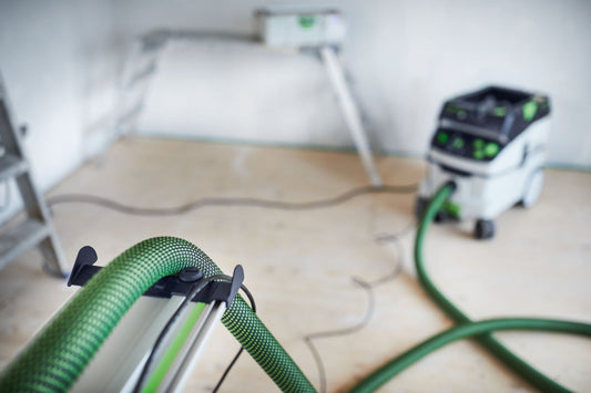 Festool Abweiser FS/2-AW grüner Saugschlauch mit Führungsschiene Anwendung Baustelle