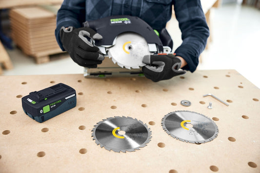 Festool Kreissägeblatt WOOD FINE CUT HW mit Akkupack und Handkreissäge bei Holzbearbeitung, Zubehör und Werkzeuge auf