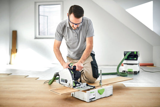 Festool Tauchkreissäge sägt Laminat und HPL-Platten präzise mit Hartmetall-Sägeblatt in der Anwendung