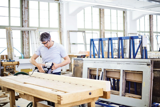 Festool Hobel HL 850 EB-Plus Anwendung beim Hobeln von Holzwerkstücken in Werkstatt