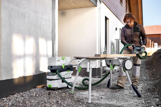 Festool CARVEX PSBC 420 EB Akku-Pendelstichsäge mit Systainer und Absauganlage beim Kurvenschnitt auf Holz