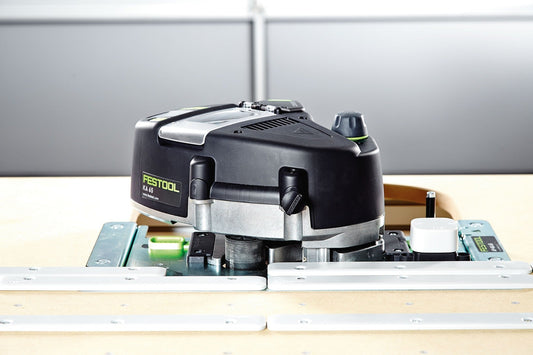 Festool Kantenanleimer CONTURO KA 65 Hauptansicht mit Patronenleimsystem und Führungstisch auf Werkplatte