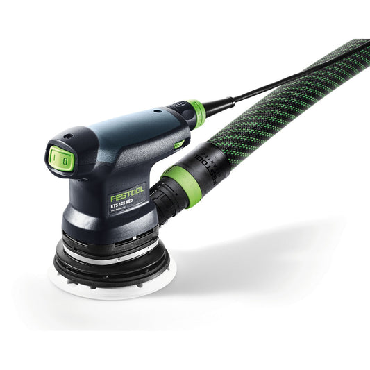 Festool ETS 125 REQ Exzenterschleifer mit Absaugschlauch und Staubfangbeutel, Seitenansicht.