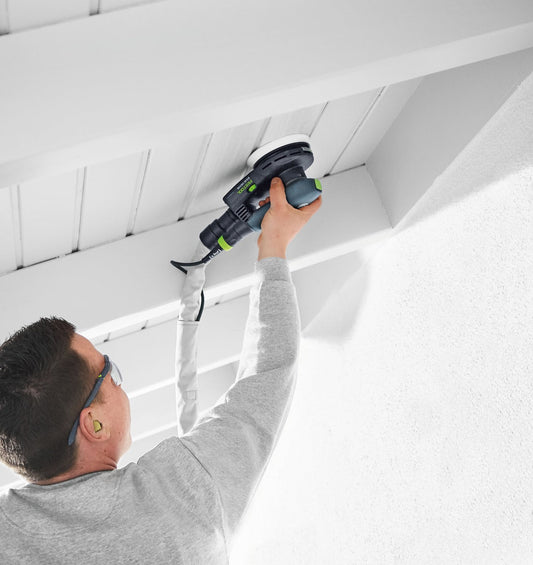 Festool ETS EC 125/3 EQ-Plus Exzenterschleifer bei Anwendung über Kopf an Deckenspachtelung