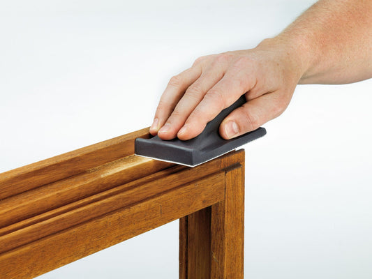 Festool HSK Schleifklotz beim Handschliff auf Holzkante mit ergonomischem Griff