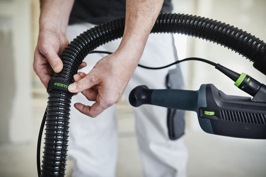 Festool Schlauchclip SC-LHS 2 225 wird am T-Griffende des Langhalsschleifers montiert, Anwendungsbeispiel