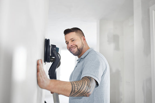 Festool PLANEX LHS 2-M 225 EQ Langhalsschleifer bei Deckenarbeiten mit exzentrischer Schleifbewegung