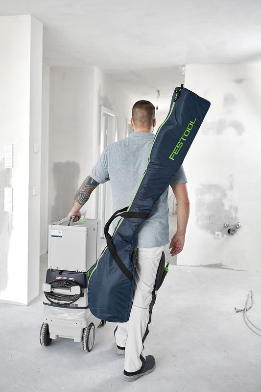 Festool PLANEX LHS 2-M 225 EQ mit CTM 36 Absaugmobil, Handwerker trägt Langhalsschleifer zur Deckenbearbeitung