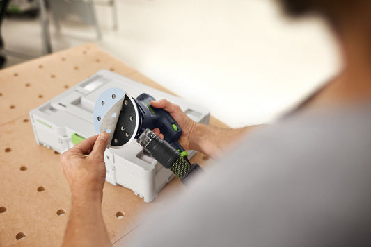 Festool Exzenterschleifer mit Schleifscheibe Granat D125 in Systainer³ Halterung, Anwendungsbeispiel mit Schleifteller.