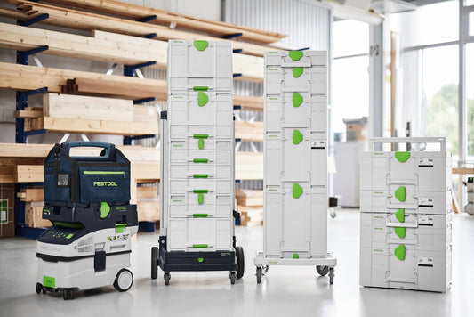 Festool Sortainer³ SYS3-SORT/2 M 337 Schubladen-Systainer mit grünen Griffen in Werkstatt neben Absauganlage.