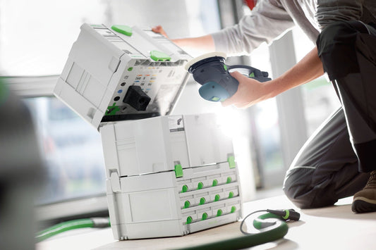 Festool SORTAINER SYS 3-SORT/12 mit 12 Schubladen geöffnet, Handgriff herausziehbar, grüne Beschriftungsfelder sichtbar
